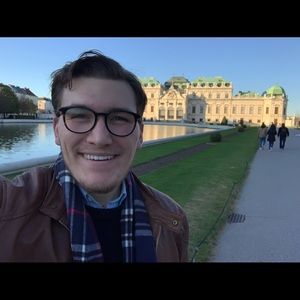 Meet your Posher, Logan